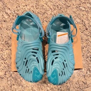 SOLD Unisex turquoise Salehebembury Pollex Croc